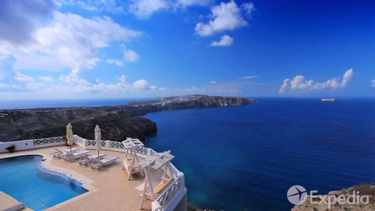 Santorini Vacation Travel Guide | Expedia